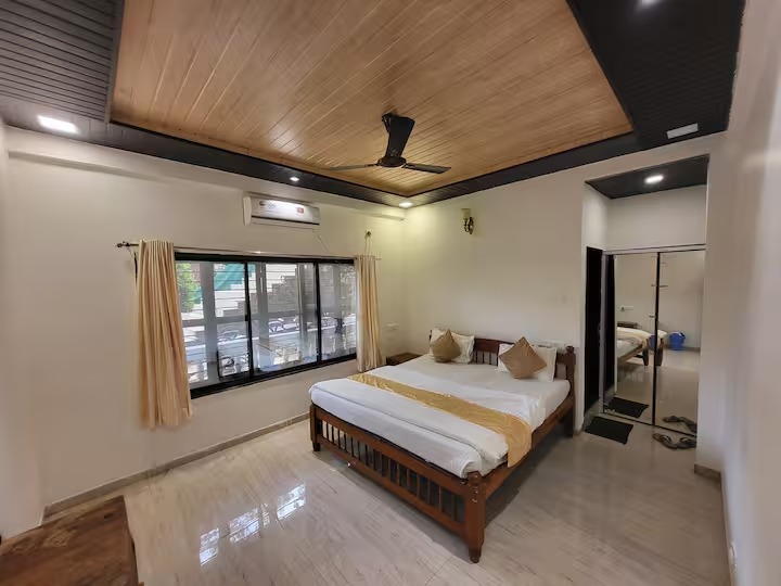 Mozar Palace bedroom