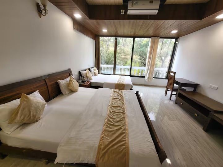 Mozar Palace bedroom