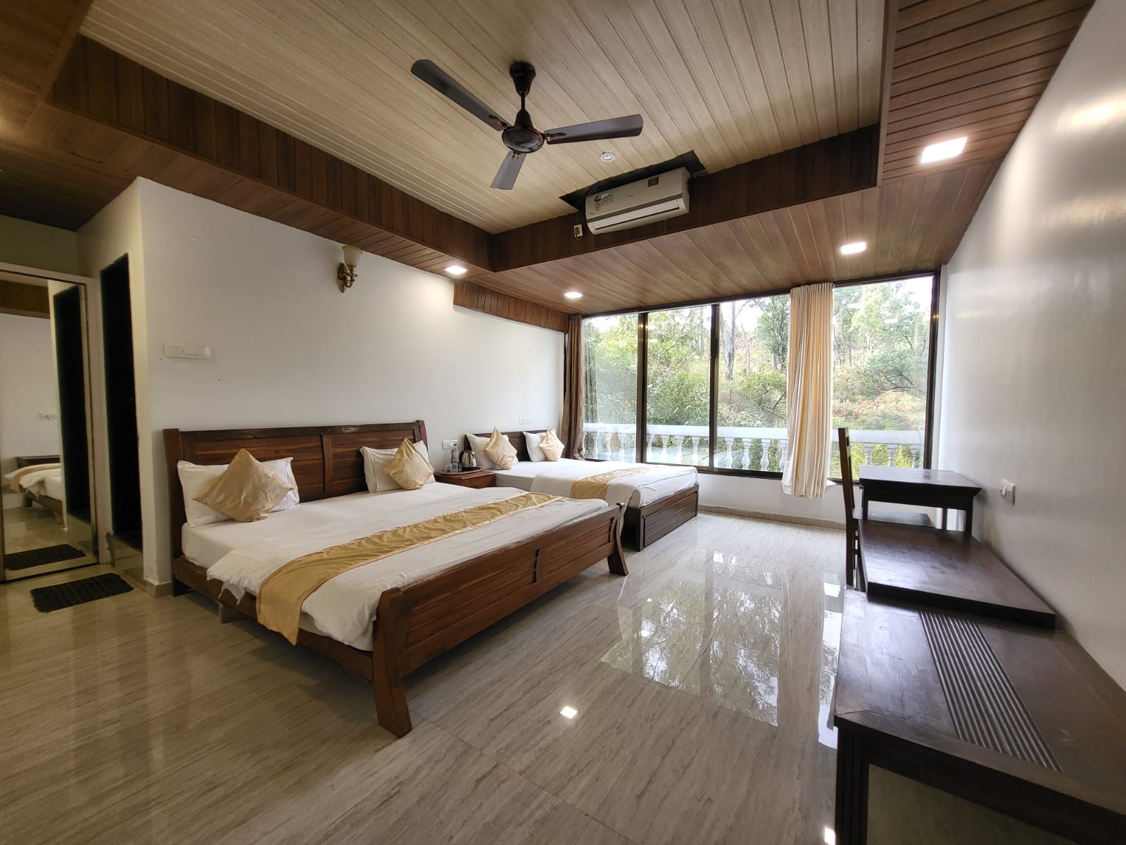 Luxurious bedroom at Mozar Palace