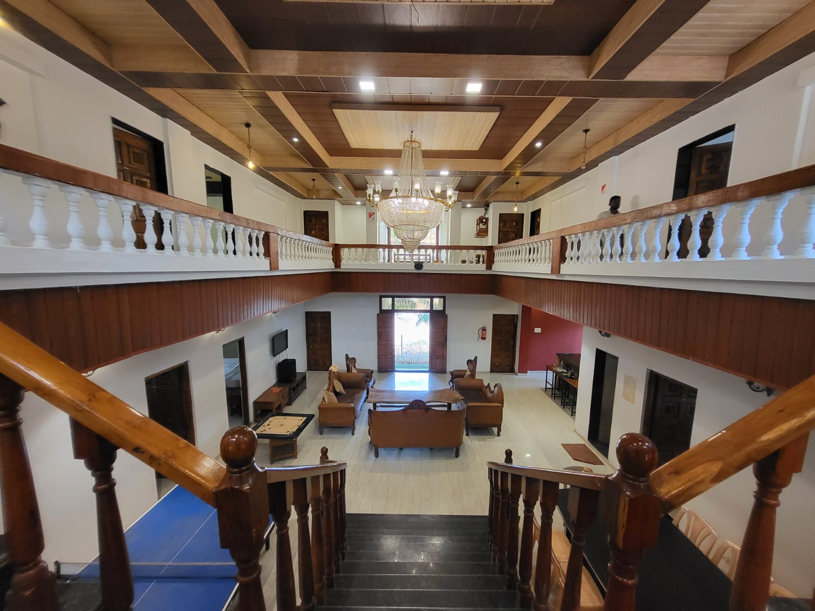 Spacious room at Mozar Palace